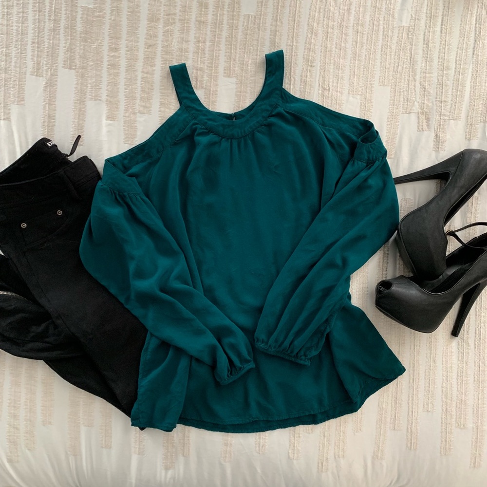 EXPRESS Cold Shoulder Top